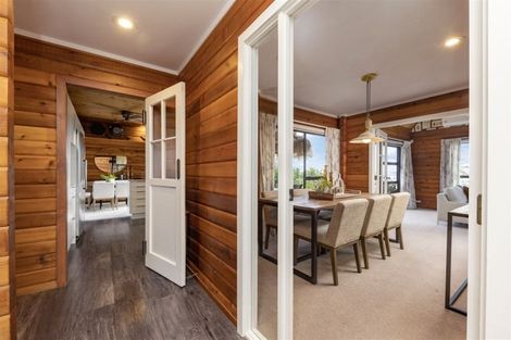 Photo of property in 20 Bernleigh Terrace, West Harbour, Auckland, 0618