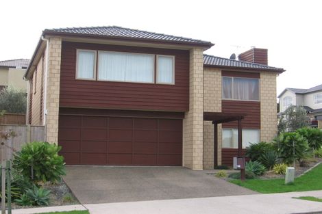 Photo of property in 98 Cyril French Drive, Flat Bush, Auckland, 2016