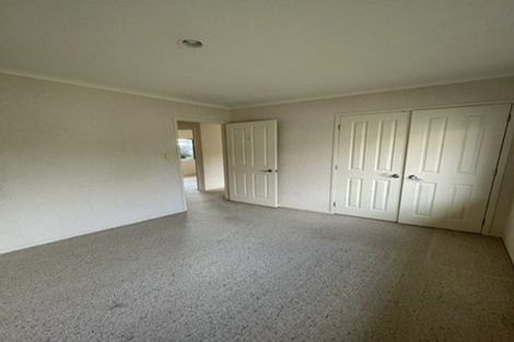 Photo of property in 2/106 Triangle Road, Massey, Auckland, 0614