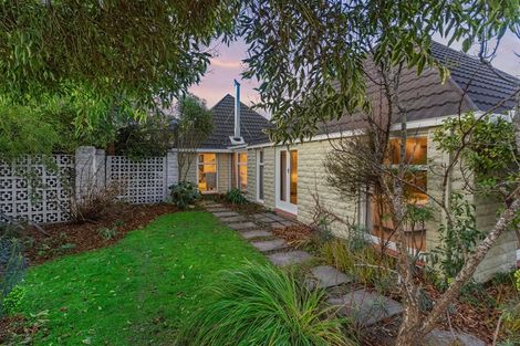Photo of property in 18 Guinness Crescent, Ilam, Christchurch, 8041