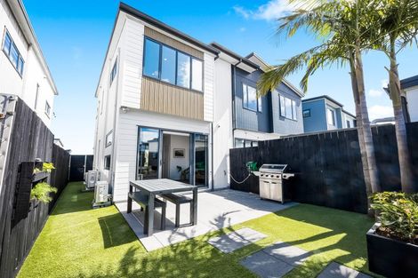 Photo of property in 4/7 Scott Road, Hobsonville, Auckland, 0616