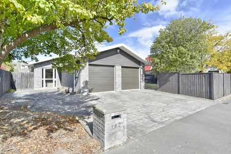 Photo of property in 142 Royal Park Drive, Parklands, Christchurch, 8083