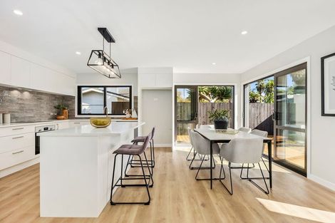 Photo of property in 15b Schnapper Rock Road, Greenhithe, Auckland, 0632