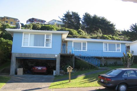 Photo of property in 17 Fairburn Grove, Johnsonville, Wellington, 6037