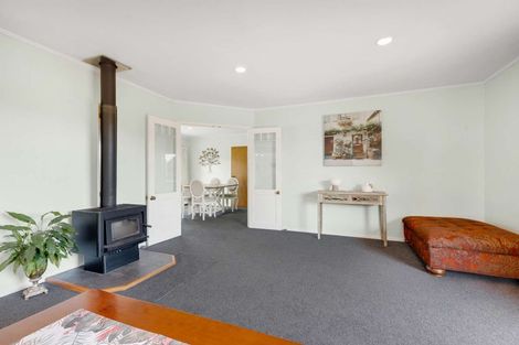 Photo of property in 6 Pararewa Drive, Whalers Gate, New Plymouth, 4310