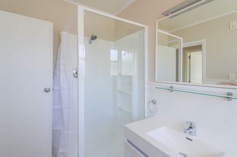 Photo of property in 2 Magnolia Grove, Maungaraki, Lower Hutt, 5010