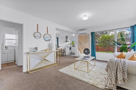 Photo of property in 2/24 Evelyn Place, Hillcrest, Auckland, 0627