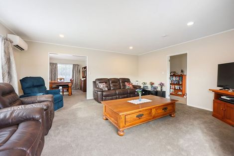 Photo of property in 1/242 Botany Road, Golflands, Auckland, 2013