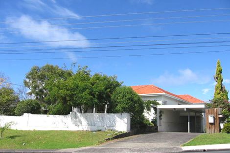 Photo of property in 1/857 Beach Road, Waiake, Auckland, 0630