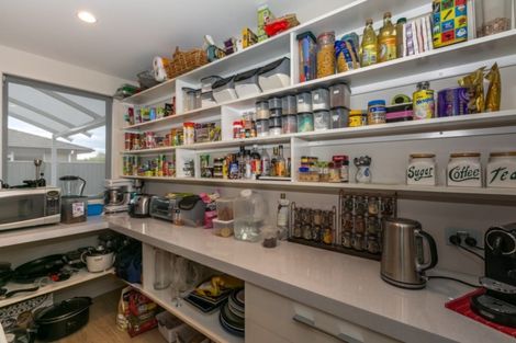 Photo of property in 52 Orotu Drive, Poraiti, Napier, 4112