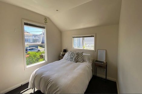 Photo of property in 39 Te Wharepouri Street, Berhampore, Wellington, 6023