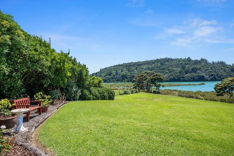 Photo of property in 109 Warman Road, Okura, Auckland, 0792
