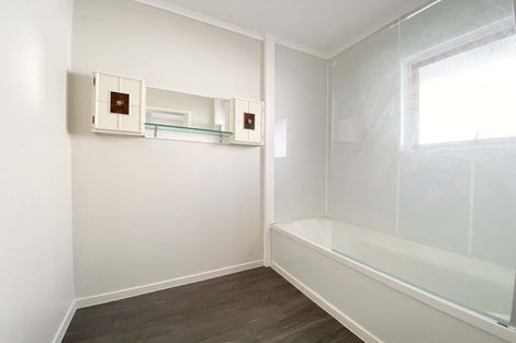 Photo of property in 2 Hogan Street, Pukekohe, 2120