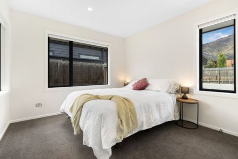 Photo of property in 9 Red Cottage Drive, Lake Hayes, Queenstown, 9304