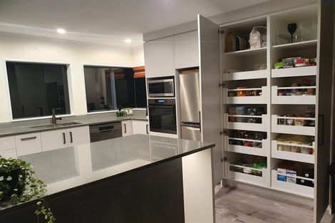 Photo of property in 4 Heaphy Place, Pukehangi, Rotorua, 3015