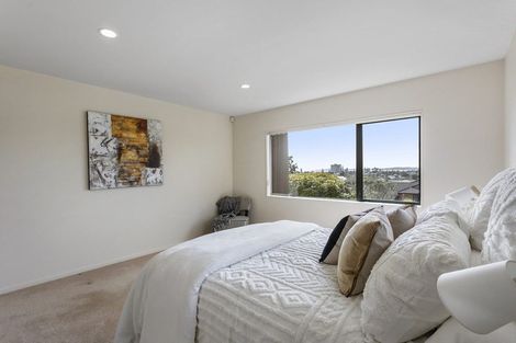 Photo of property in 59 Grovenor Drive, Orewa, 0931