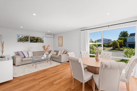 Photo of property in 6 Larkhill Place, Russley, Christchurch, 8042