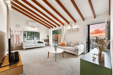 Photo of property in 25 Broadfield Street, Massey, Auckland, 0614