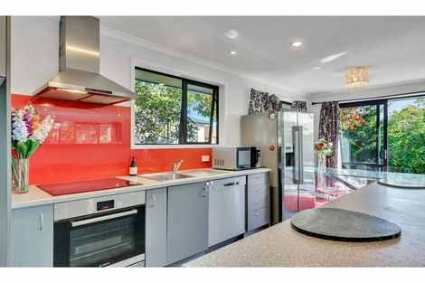 Photo of property in 12 Binstead Place, Avondale, Christchurch, 8061