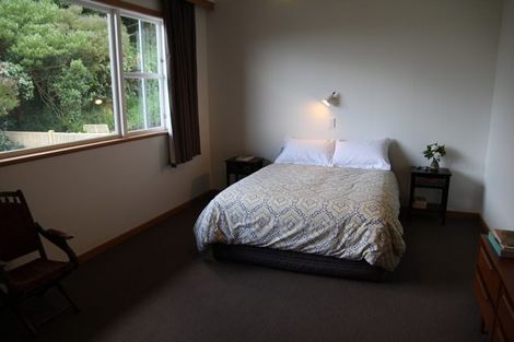 Photo of property in 27 Tio Tio Road, Miramar, Wellington, 6022