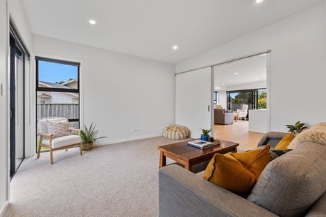 Photo of property in 1156a South Road, Oakura, 4314