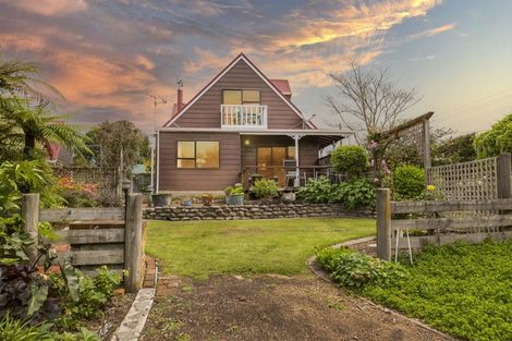 Photo of property in 30 Jervois Terrace, Ohau, Levin, 5570