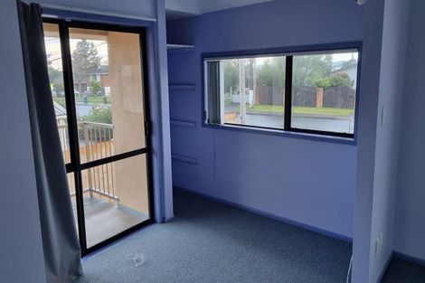 Photo of property in 86 Royal Road, Massey, Auckland, 0614