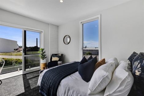 Photo of property in 38d Breakwater Road, Moturoa, New Plymouth, 4310