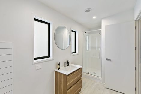 Photo of property in 14c Ropata Avenue, Point England, Auckland, 1072