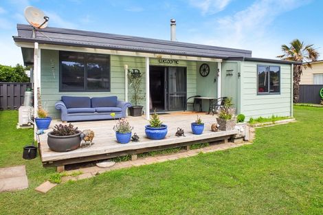 Photo of property in 55 Koputara Road, Himatangi Beach, Foxton, 4891