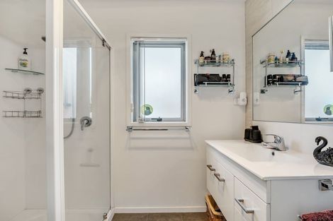 Photo of property in 11 Kamahi Crescent, Papamoa Beach, Papamoa, 3118