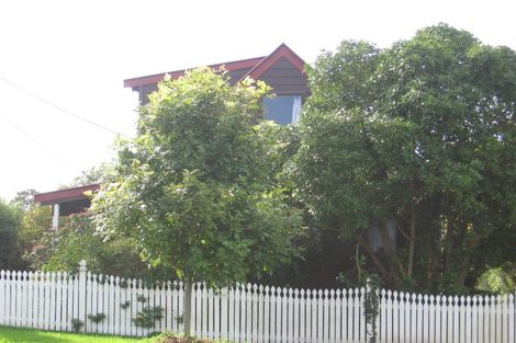 Photo of property in 2/11 Taipari Road, Te Atatu Peninsula, Auckland, 0610