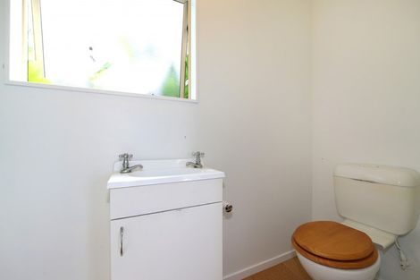Photo of property in 11-13 Kuku Street, Te Awanga, 4102