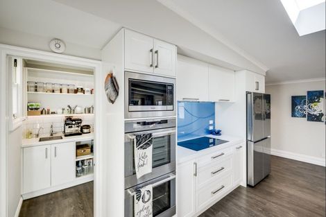 Photo of property in 11 Nelson Crescent, Napier South, Napier, 4110