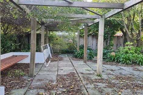 Photo of property in 100 Beachville Road, Redcliffs, Christchurch, 8081