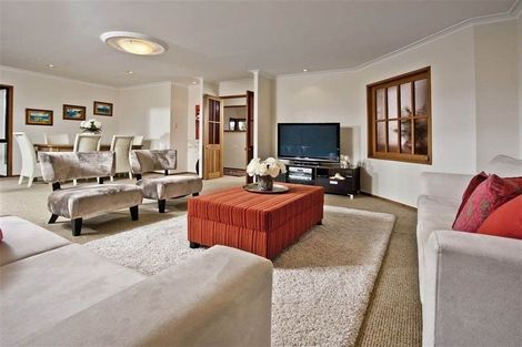 Photo of property in 6 Shiloh Way, Greenhithe, Auckland, 0632