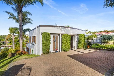 Photo of property in 689 Beach Road, Rothesay Bay, Auckland, 0630