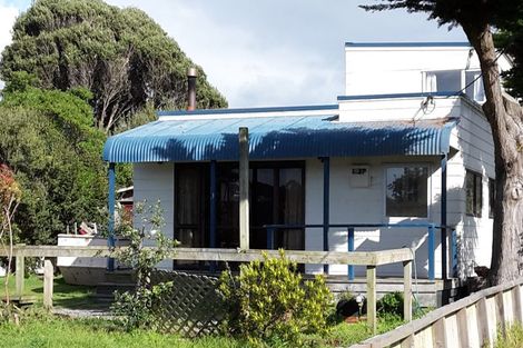 Photo of property in 5 Atkinson Avenue, Otaki Beach, Otaki, 5512