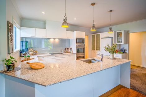 Photo of property in 24 Charteris Rise, Riverdale, Gisborne, 4010