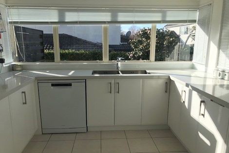 Photo of property in 2/270 Cascades Road, Botany Downs, Auckland, 2010