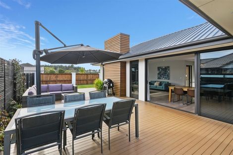 Photo of property in 98 Broadhaven Avenue, Parklands, Christchurch, 8083