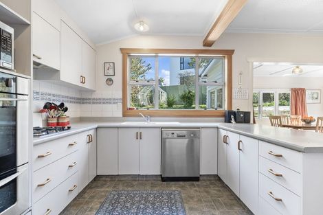 Photo of property in 3 Barrett Street, Westown, New Plymouth, 4310
