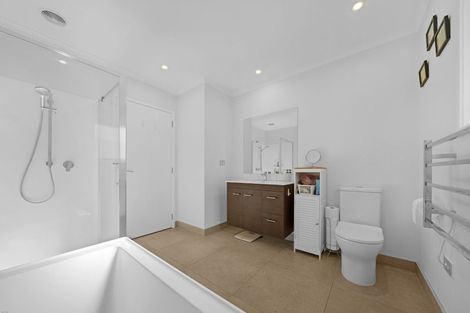 Photo of property in 12 Hoiho Road, Pukekohe, 2120