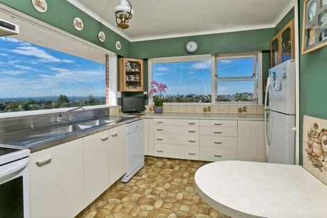 Photo of property in 135 Coronation Road, Hillcrest, Auckland, 0627