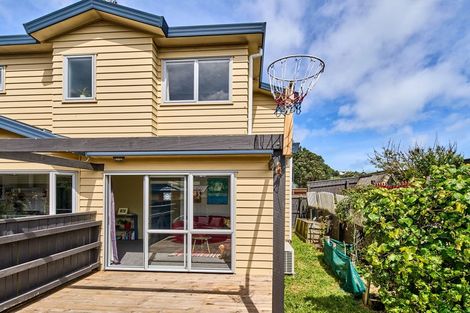 Photo of property in 10 Pohutukawa Grove, Titahi Bay, Porirua, 5022