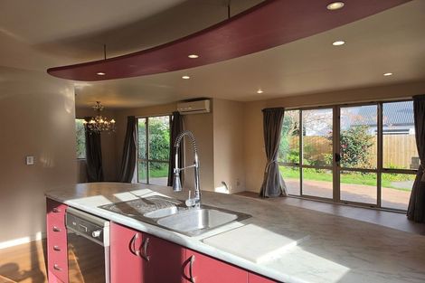 Photo of property in 135a Memorial Avenue, Burnside, Christchurch, 8053