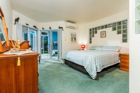 Photo of property in 4 Whitby Crescent, Mairangi Bay, Auckland, 0630