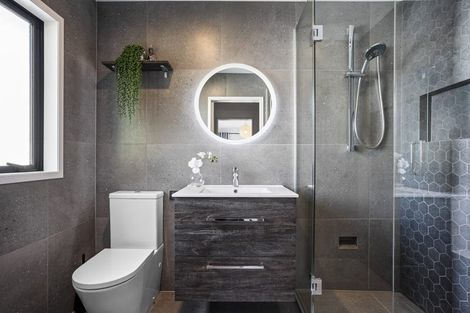 Photo of property in 10 Coubray Place, Botany Downs, Auckland, 2010