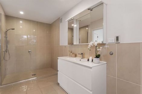 Photo of property in 23 Whareora Terrace, Cashmere, Christchurch, 8022