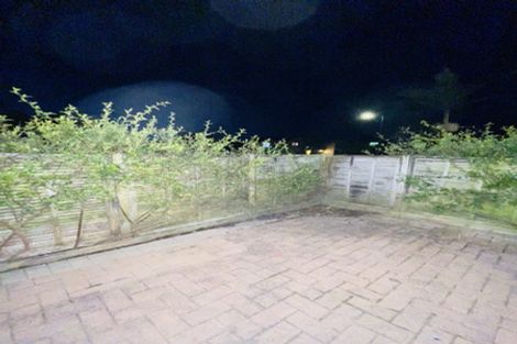 Photo of property in 32 Spalding Rise, Golflands, Auckland, 2013